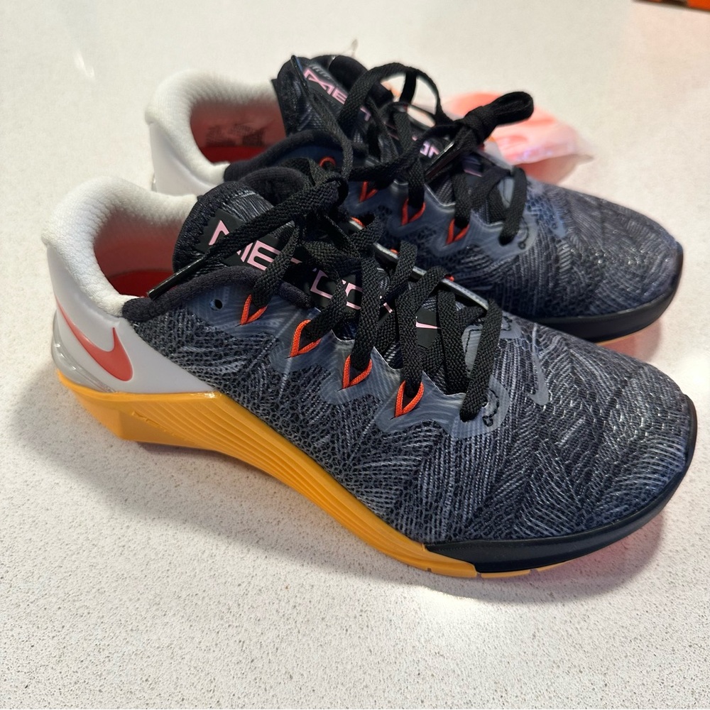 Women’s Nike Metcon 5 Size 5